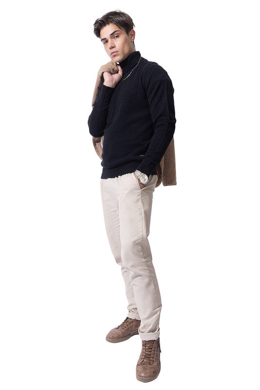 Turtle Neck Pullover I Certified Wool I Black